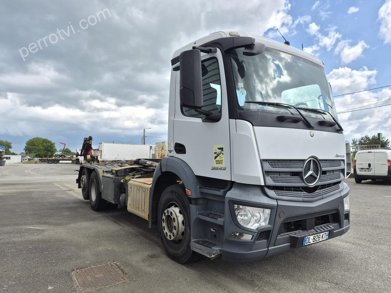 MERCEDES-BENZ ANTOS 2543 6X2
