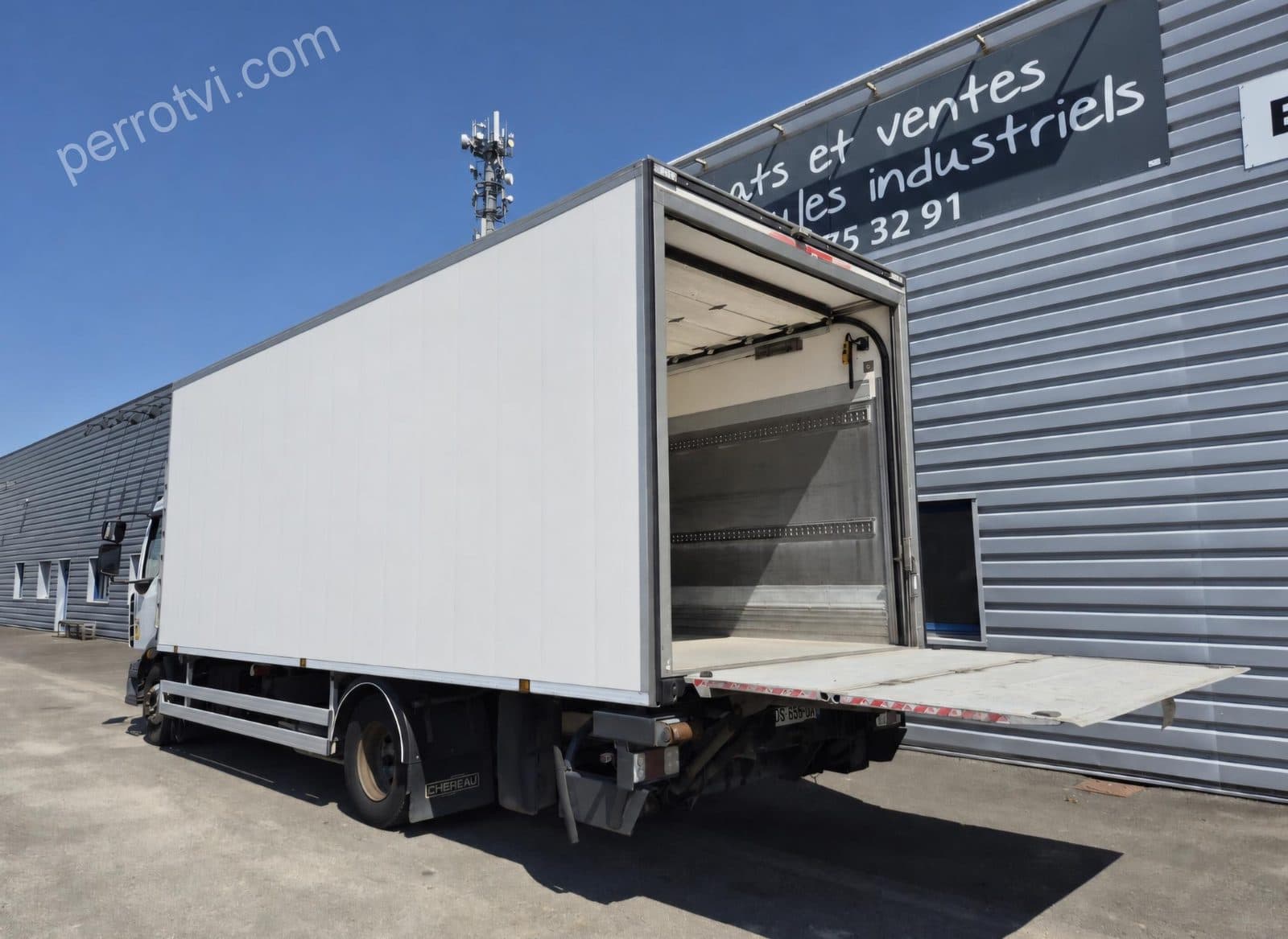 RENAULT D 240 14T