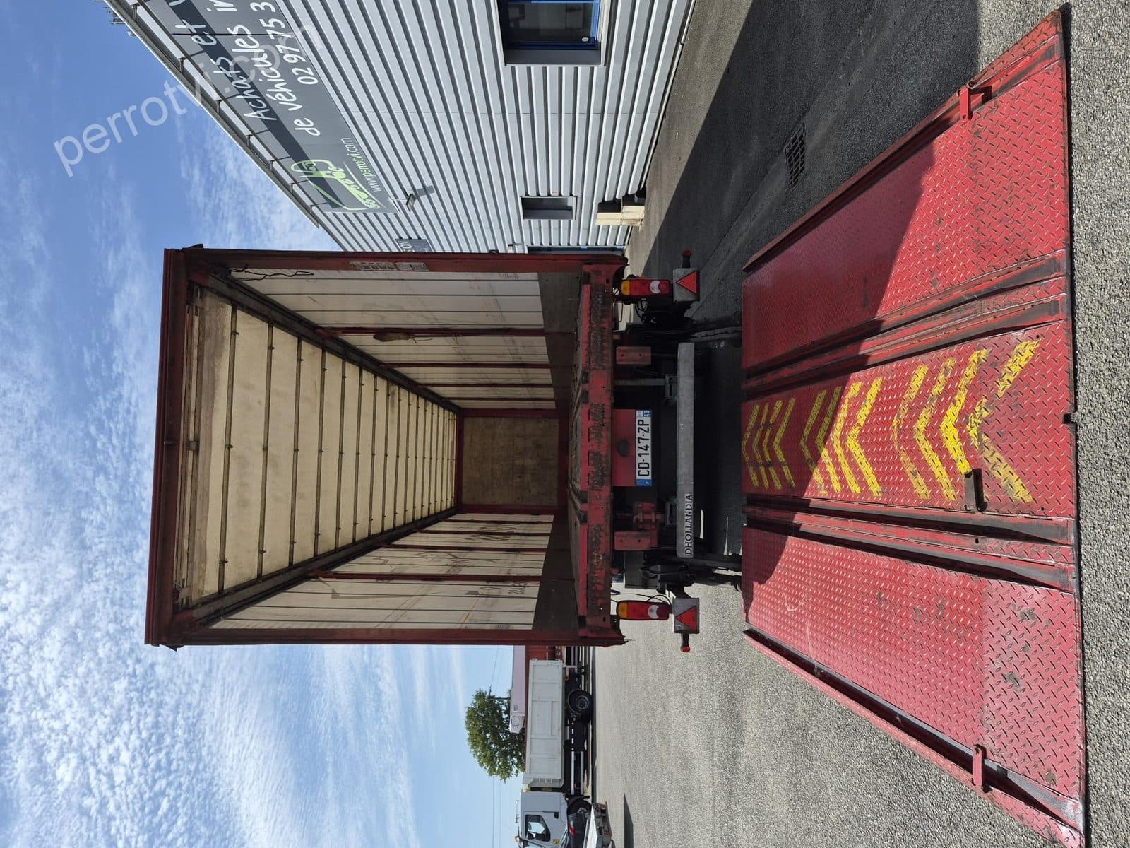 FRUEHAUF SEMI BACHE + HAYON