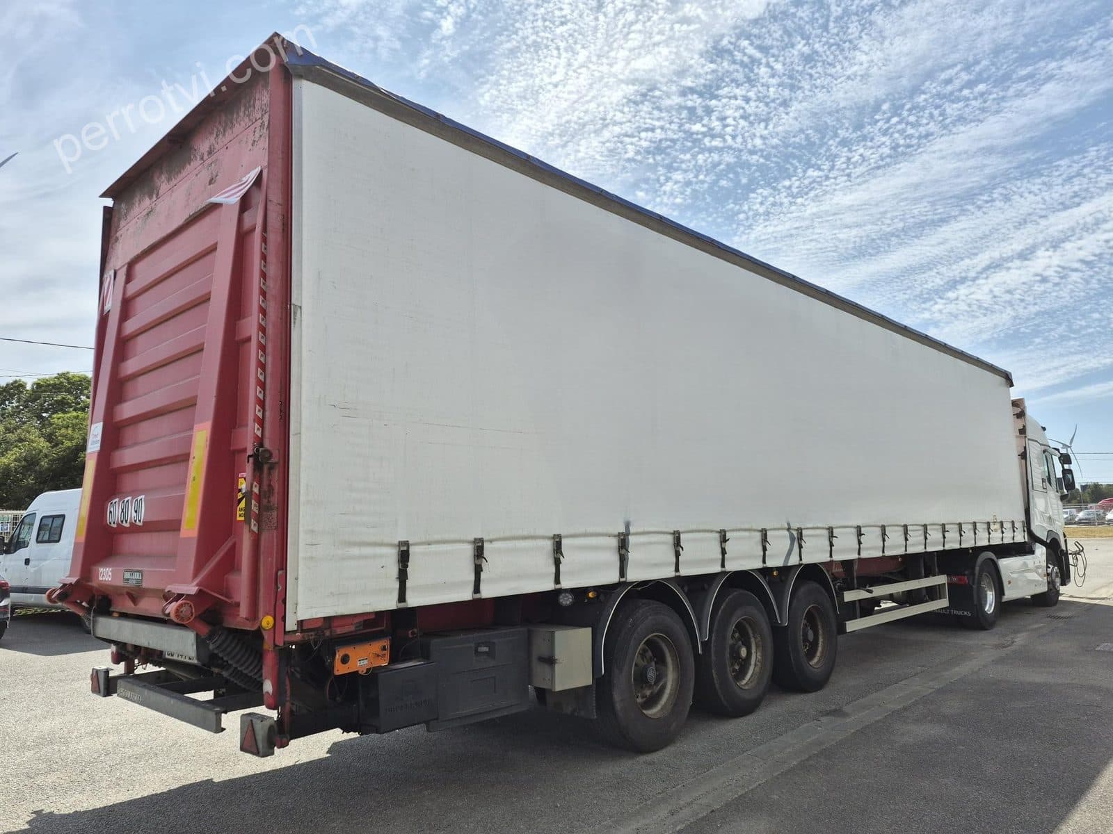 FRUEHAUF SEMI BACHE + HAYON