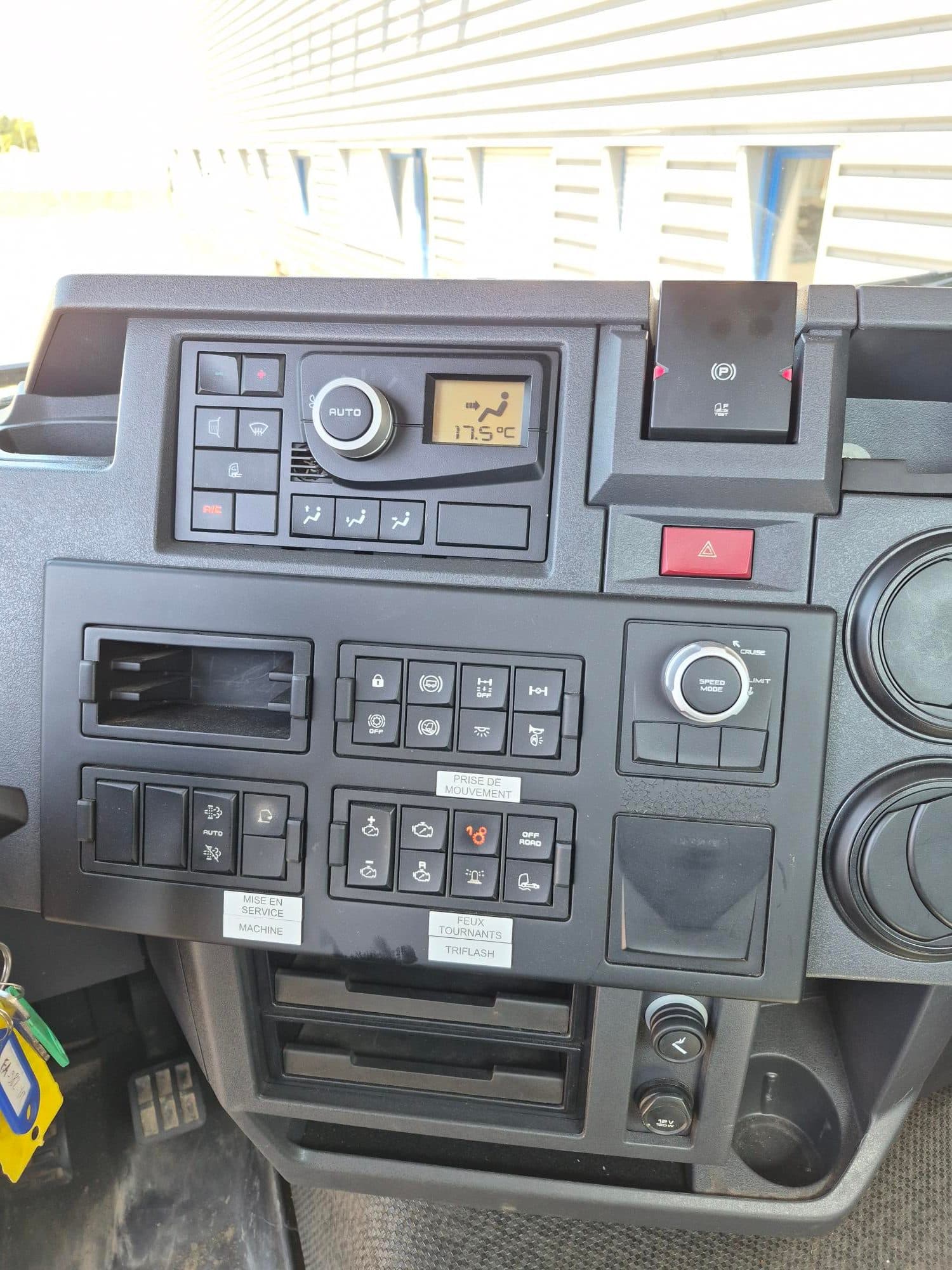 RENAULT C 380 4X2 2018 13