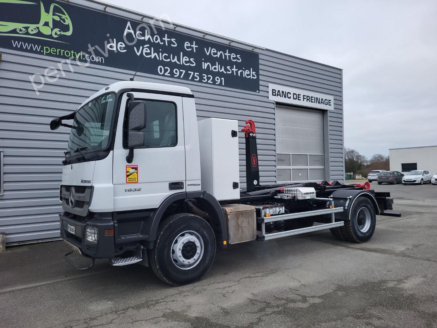 porteur MERCEDES ACTROS 1832