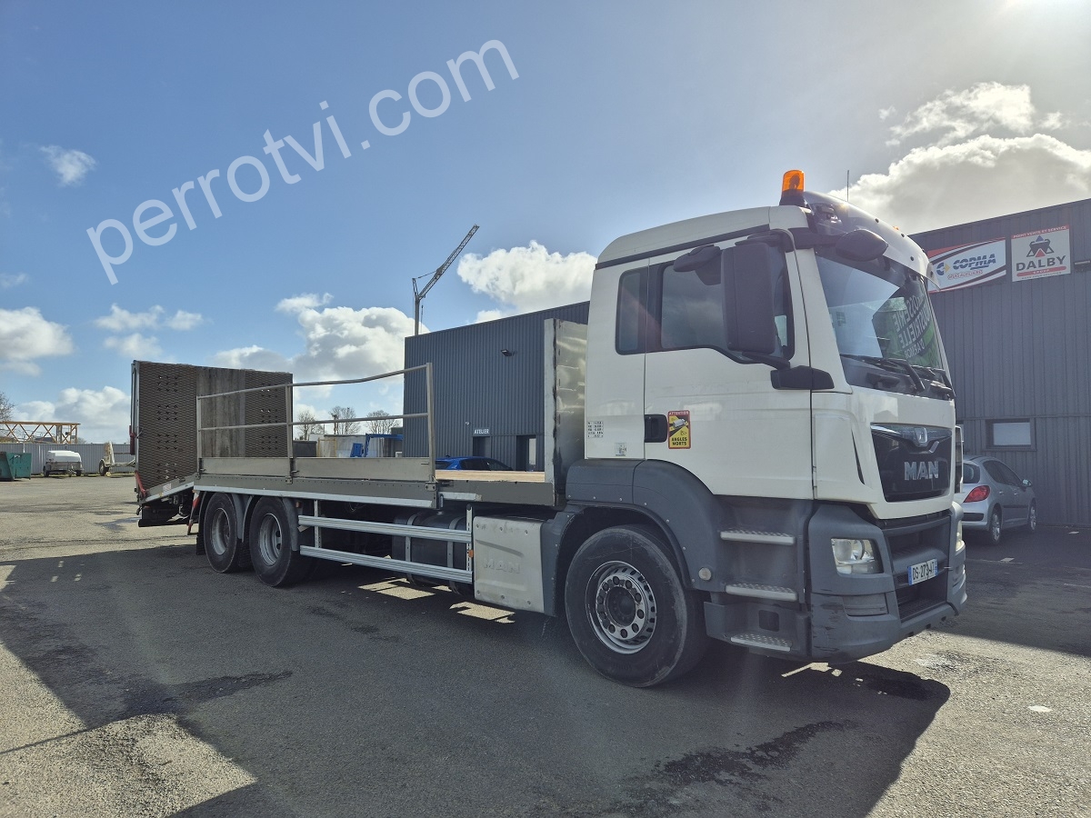 VOLVO TGS 28.360 photo 2
