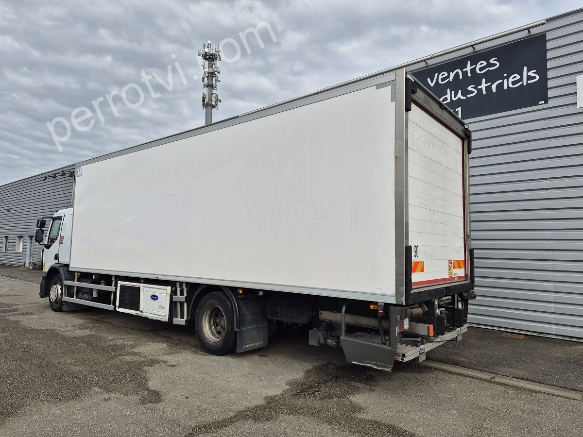 VOLVO D19 320 photo 3