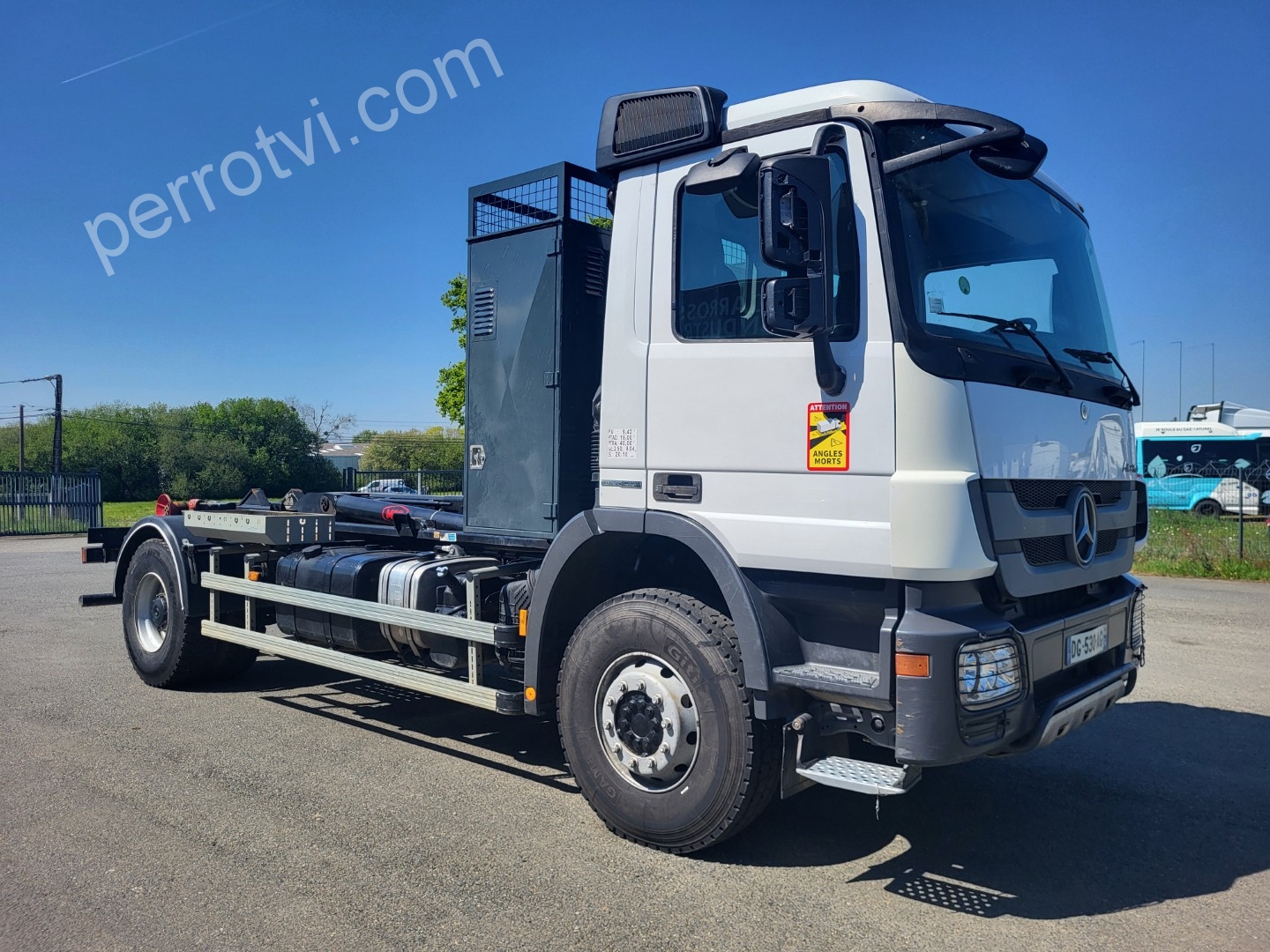 porteur MERCEDES ACTROS 1832