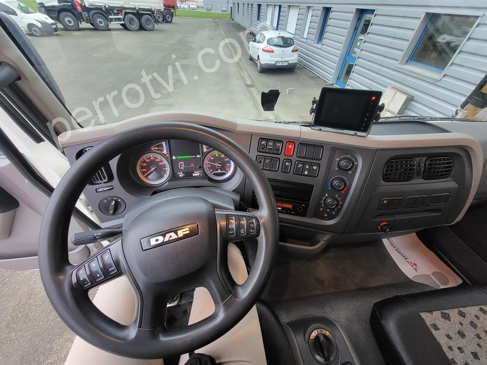 VOLVO LF 320 photo 5