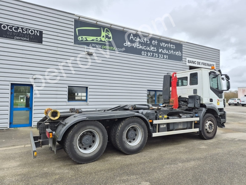 VOLVO TRAKKER 450 photo 2