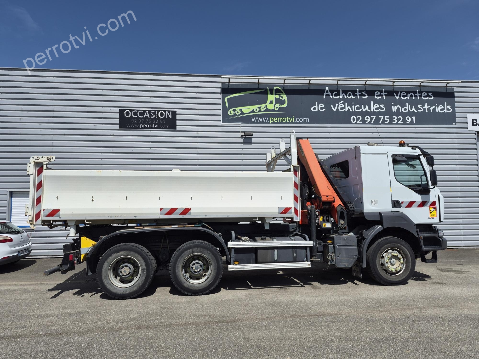 TECNOKAR KERAX 380 6X4 photo 2