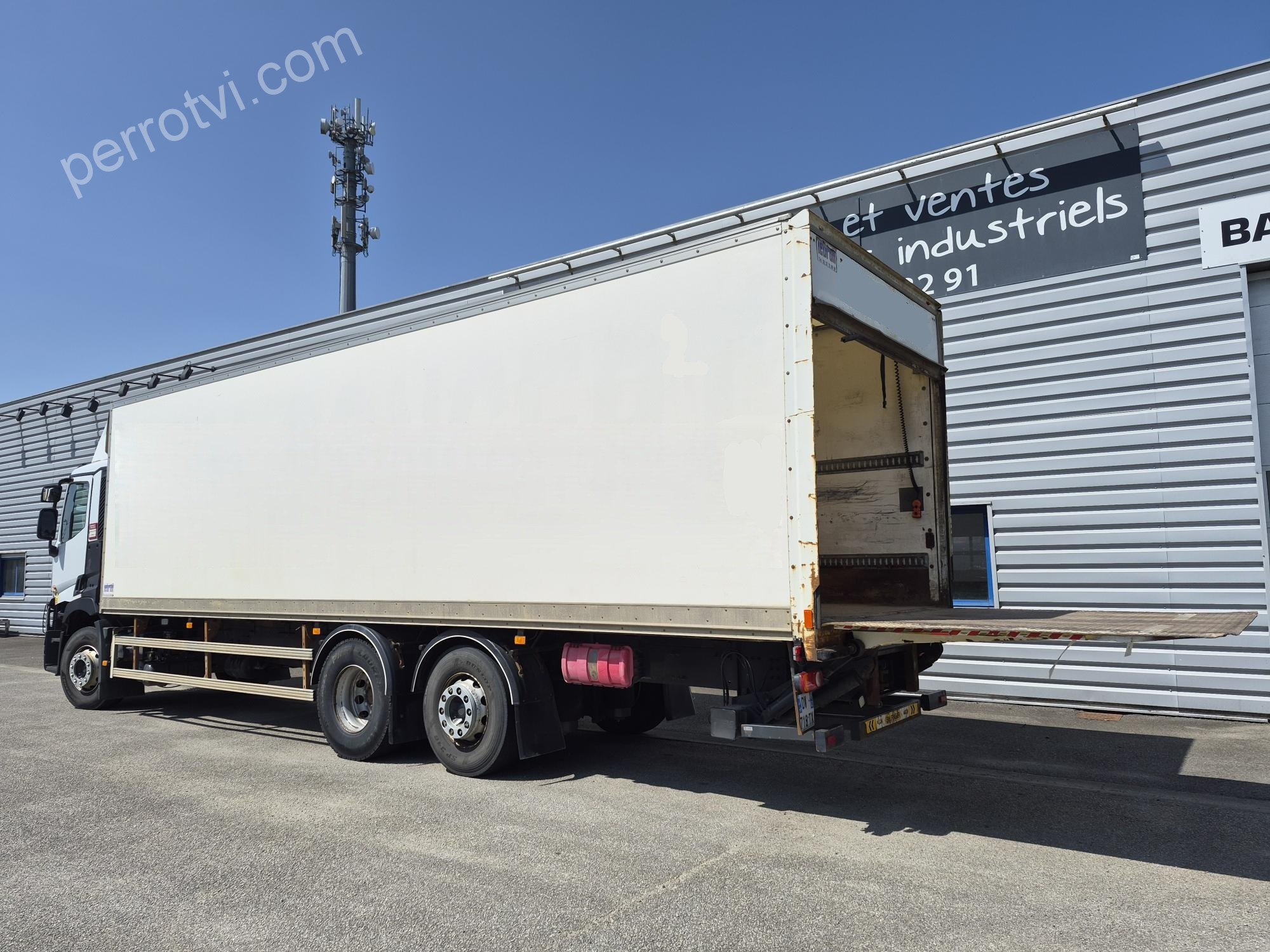 TECNOKAR C 380 6X2 photo 2