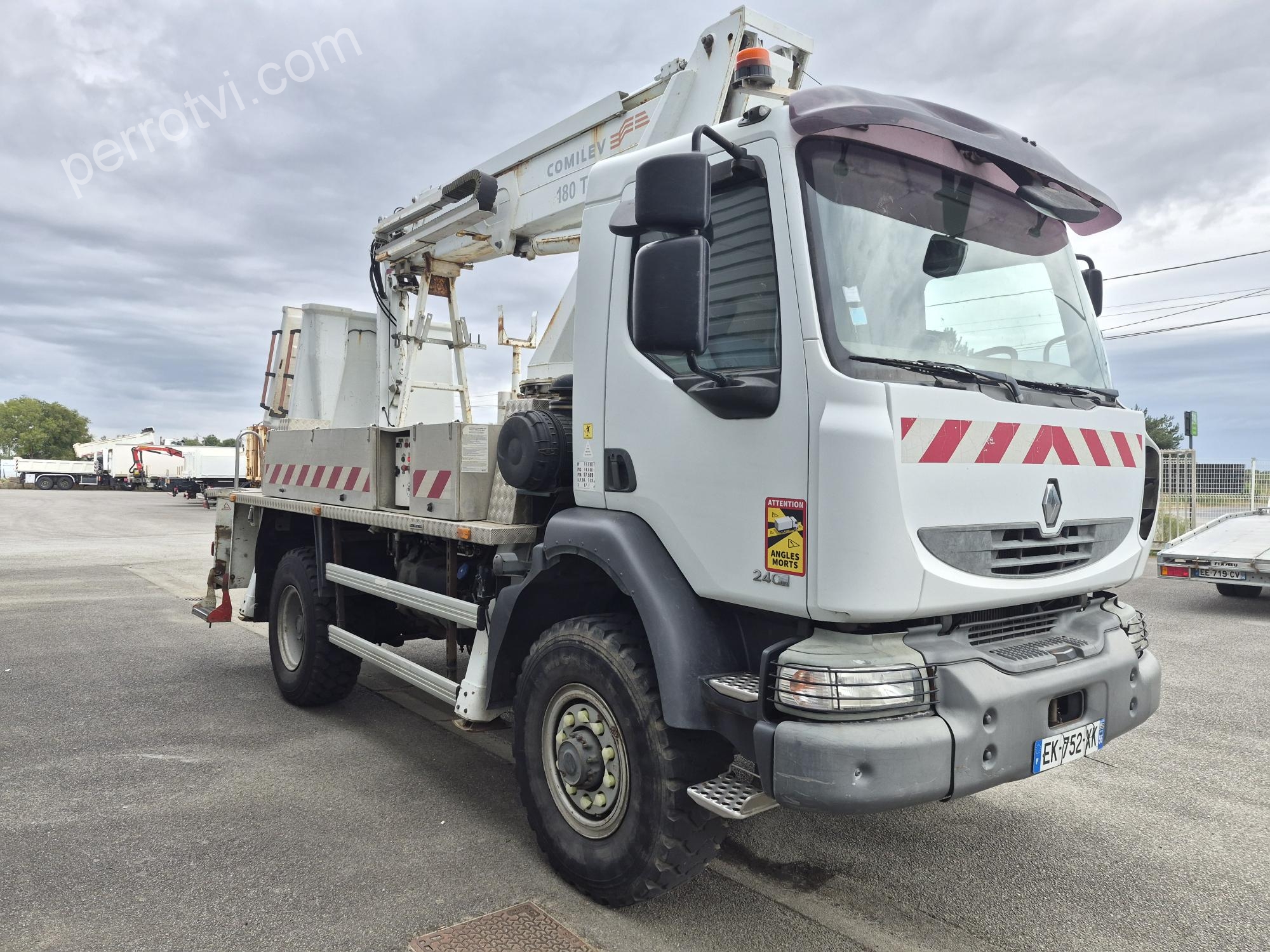 TECNOKAR MIDLUM 240 DXI 4X4 photo 4